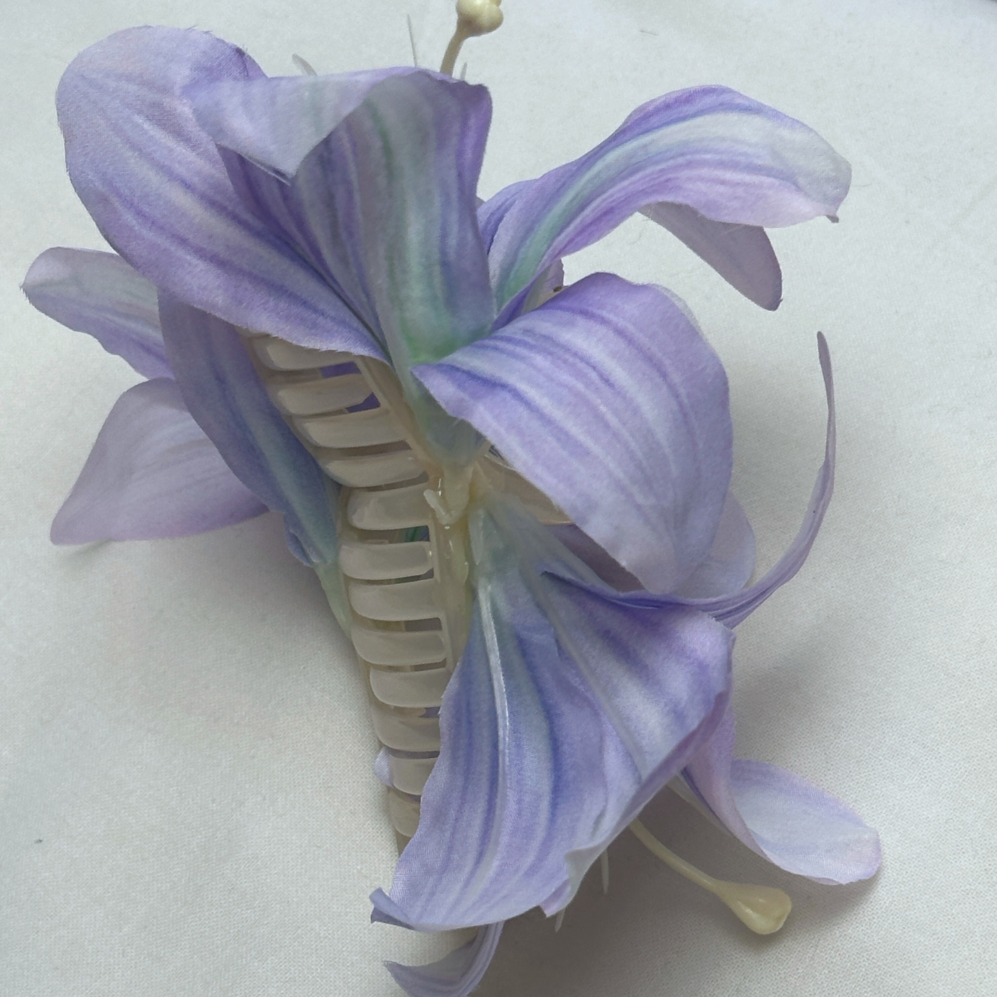 Lily Clip