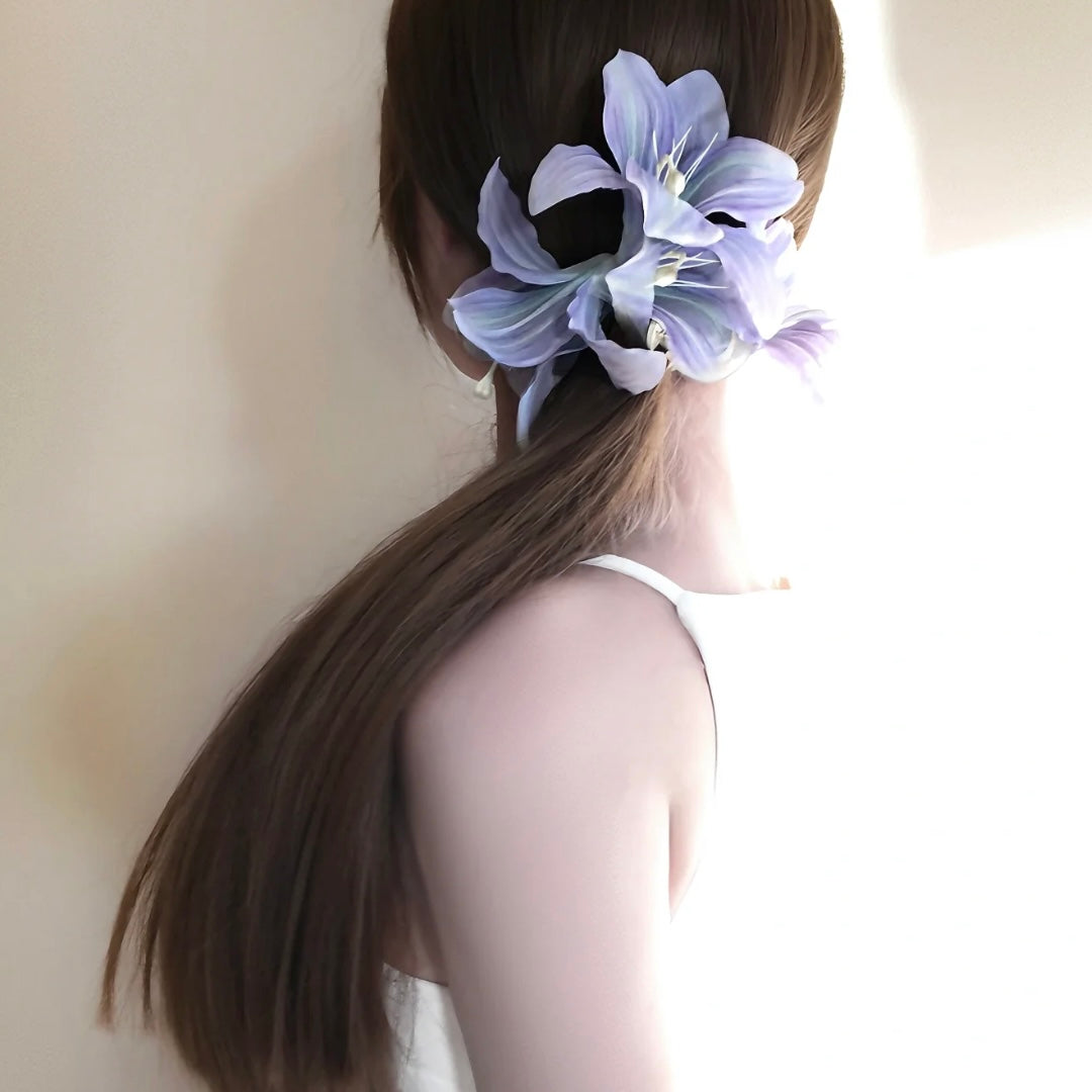 Lily Clip